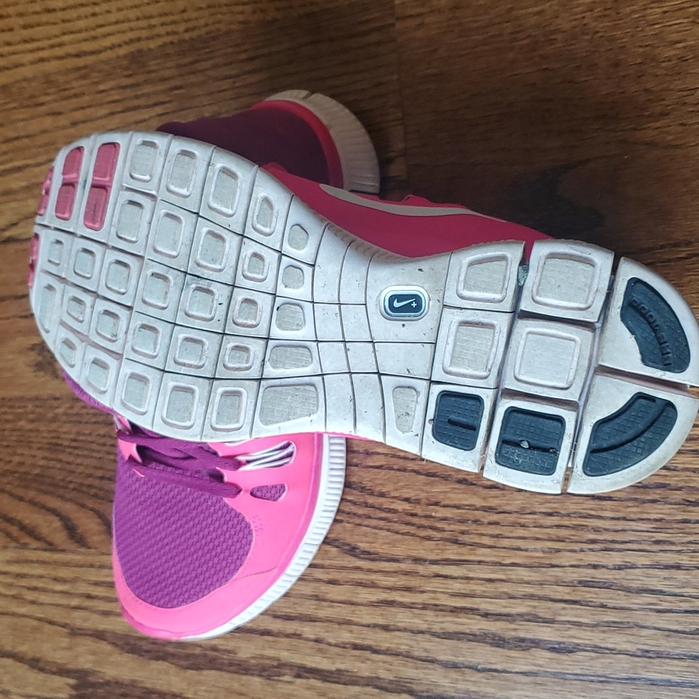 Nike Free Us Size 7.5, Raspberry & Bright Pink - image 3